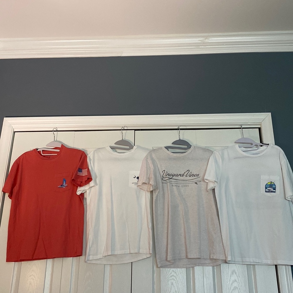Vineyard Vines T-Shirts lot of 4